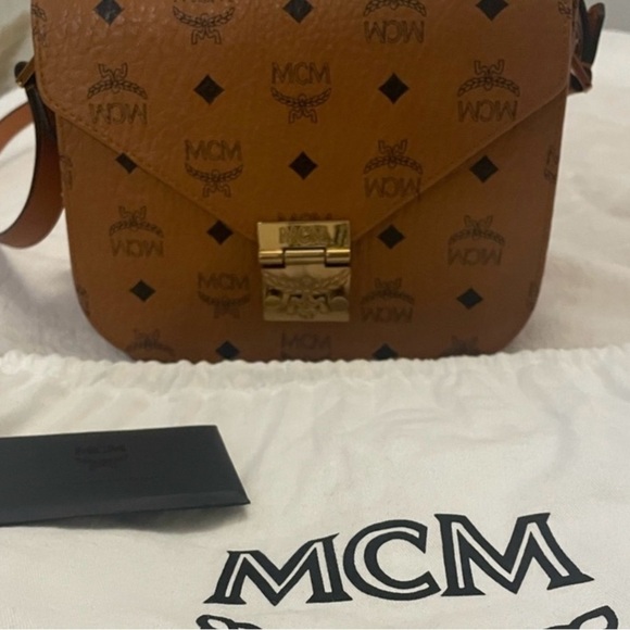 MCM PATRICIA SHOULDER BAG / CROSSBODY
HERITAGE COGNAC CANVAS - Picture 4 of 16